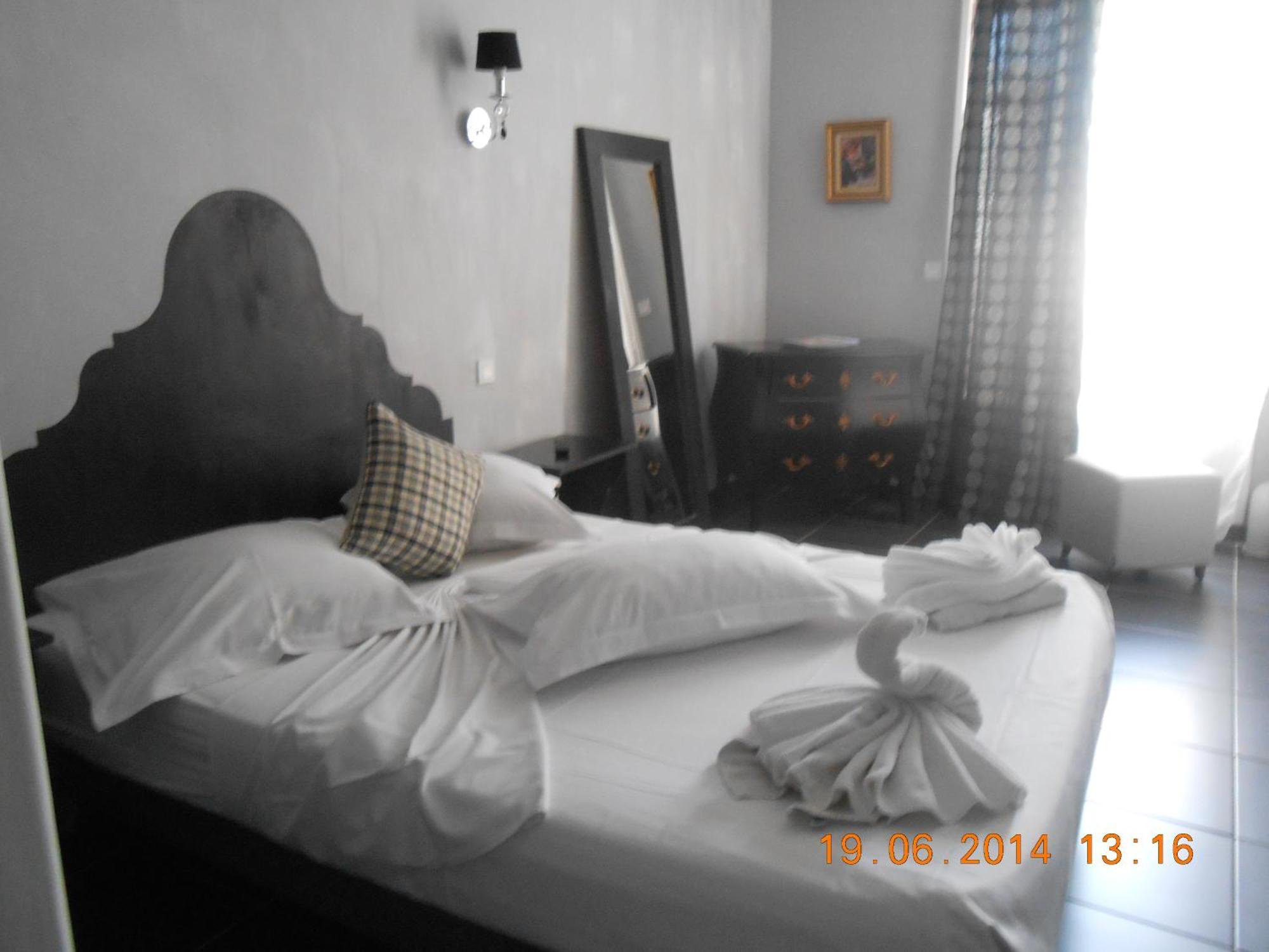 Hotel Restaurant Cortie Thuir Εξωτερικό φωτογραφία