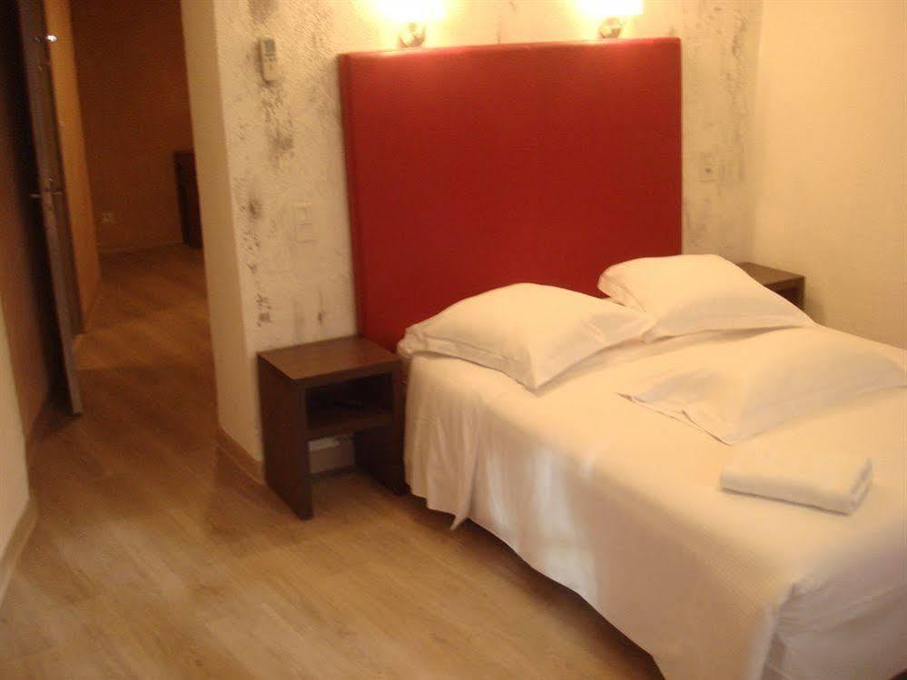 Hotel Restaurant Cortie Thuir Εξωτερικό φωτογραφία