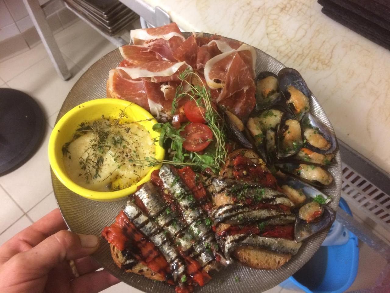 Hotel Restaurant Cortie Thuir Εξωτερικό φωτογραφία